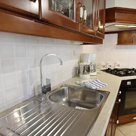 דירה Wunderschoene In Mit Schoener Terrasse אומאג