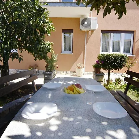 Apartment Wunderschoene In Mit Schoener Terrasse Umag